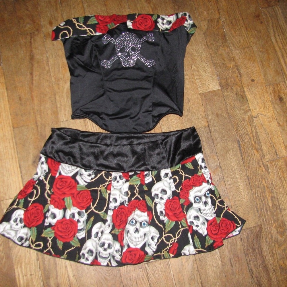 Shirley costume Skull and Roses, 2 piece set